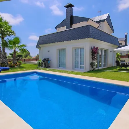 Con Piscina Privada - Villa